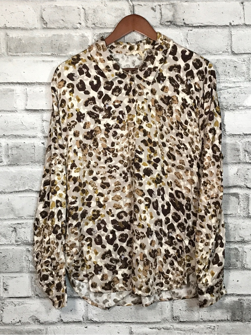 NWT Mystree Leopard Print Button-Up Blouse in Cream, Brown, Tan